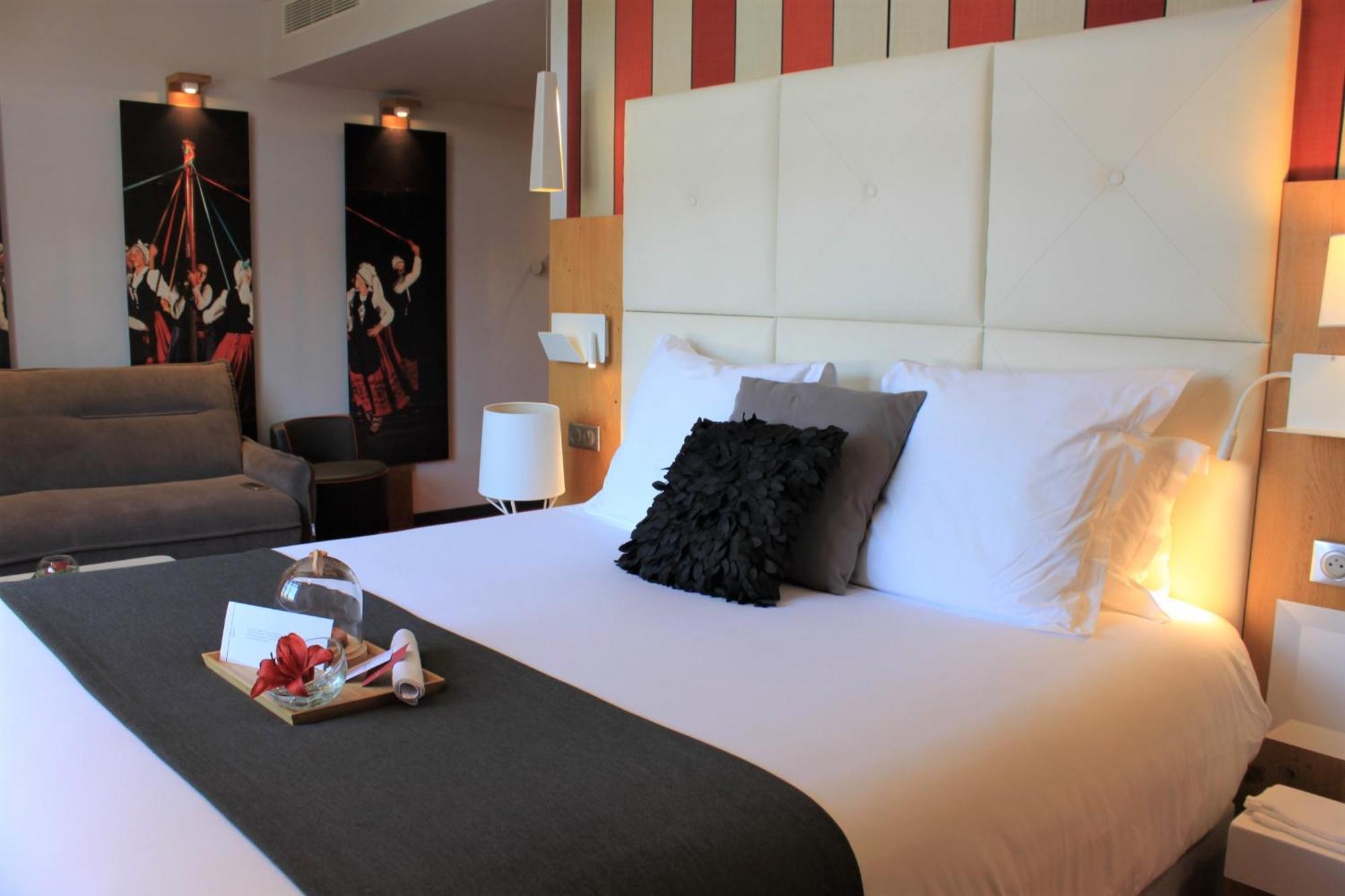 Hotel Berria Hasparren Luaran gambar